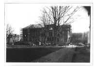 Westfassade während des Umbaues 1950